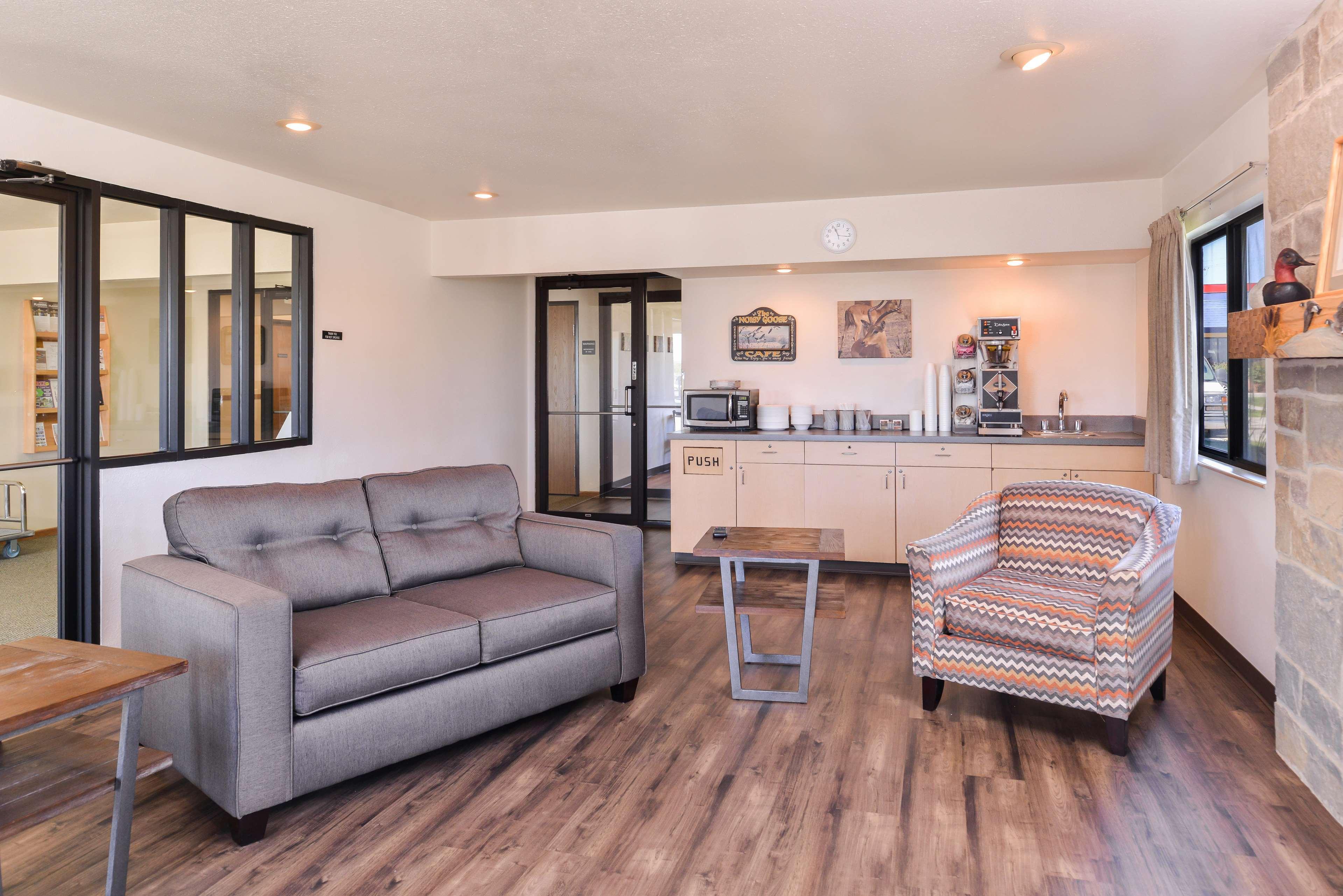 Americas Best Value Inn Missouri Valley Bagian luar foto
