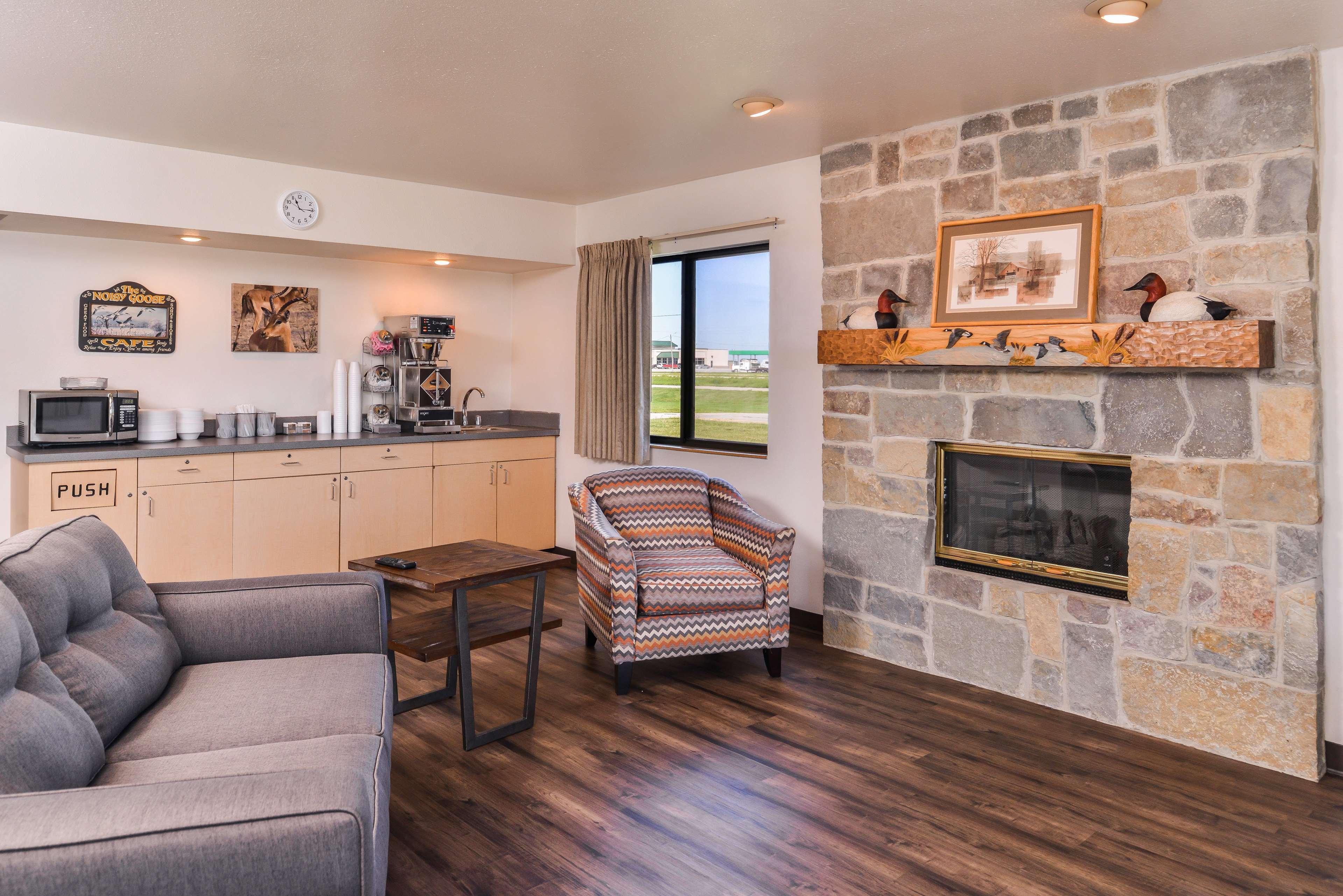 Americas Best Value Inn Missouri Valley Bagian luar foto
