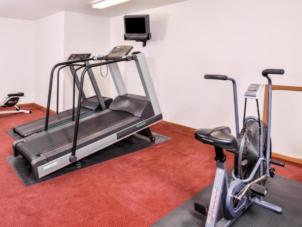 Americas Best Value Inn Missouri Valley Bagian luar foto