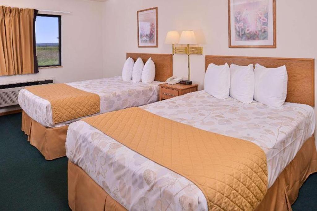Americas Best Value Inn Missouri Valley Bagian luar foto