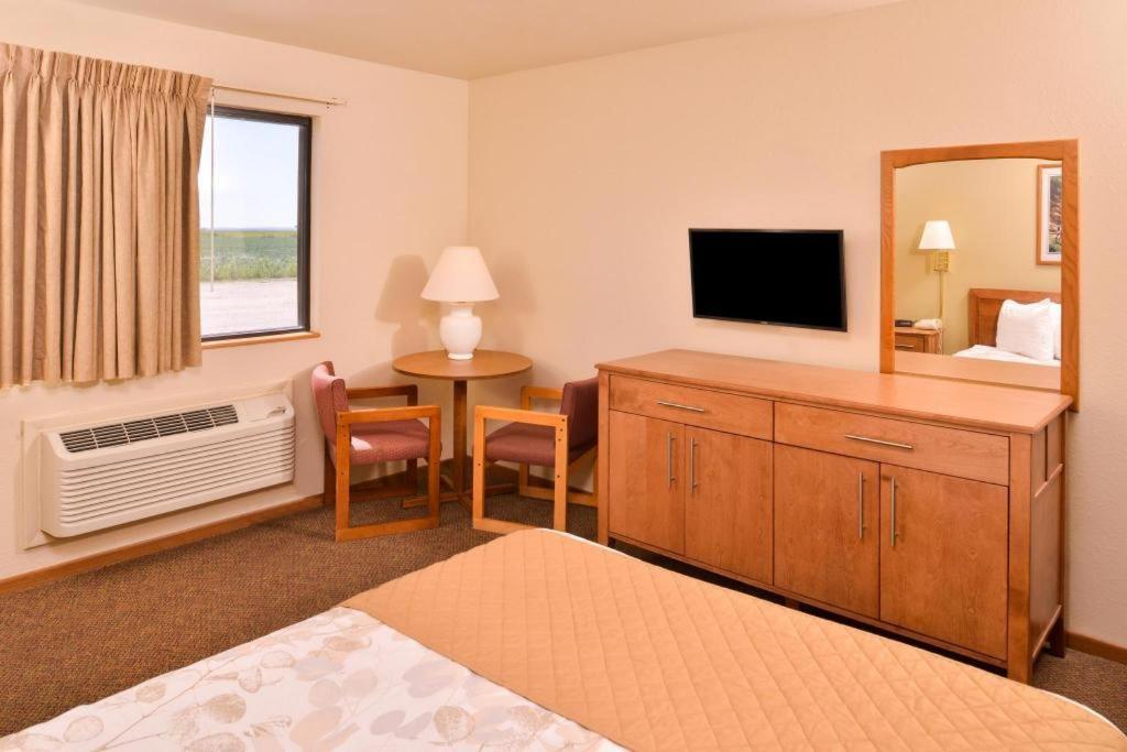 Americas Best Value Inn Missouri Valley Bagian luar foto