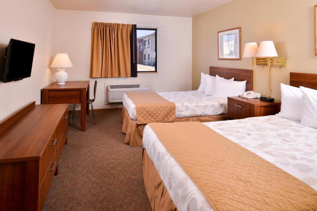 Americas Best Value Inn Missouri Valley Bagian luar foto