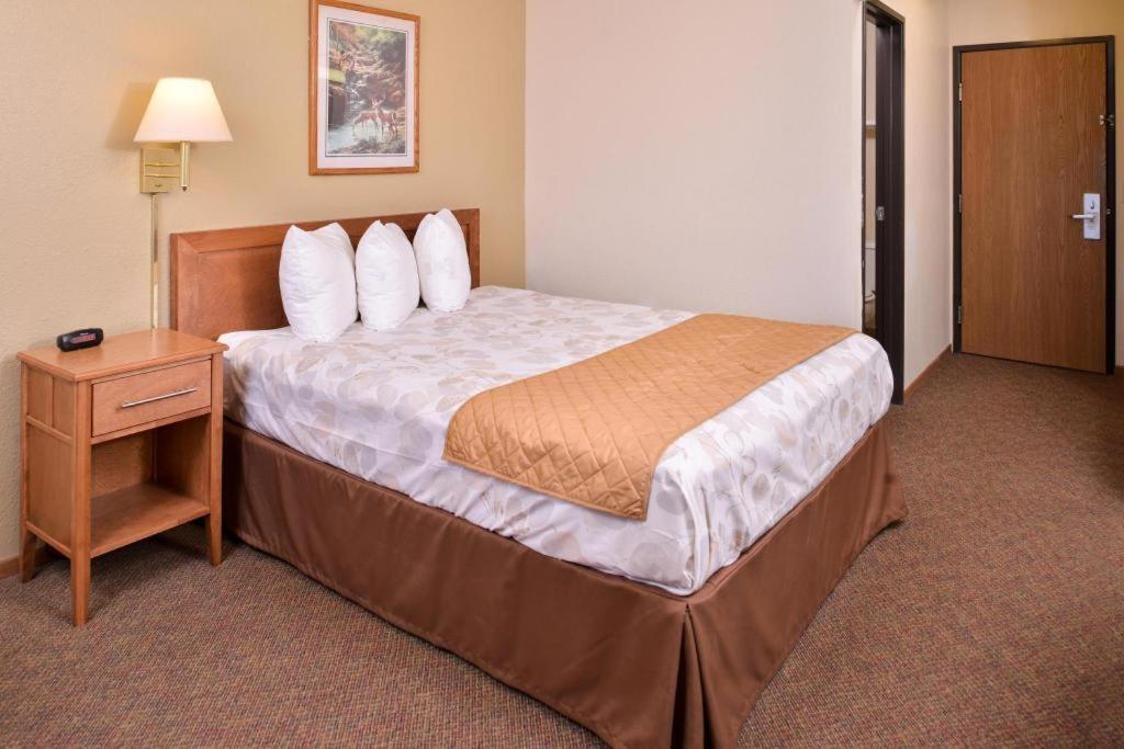 Americas Best Value Inn Missouri Valley Bagian luar foto