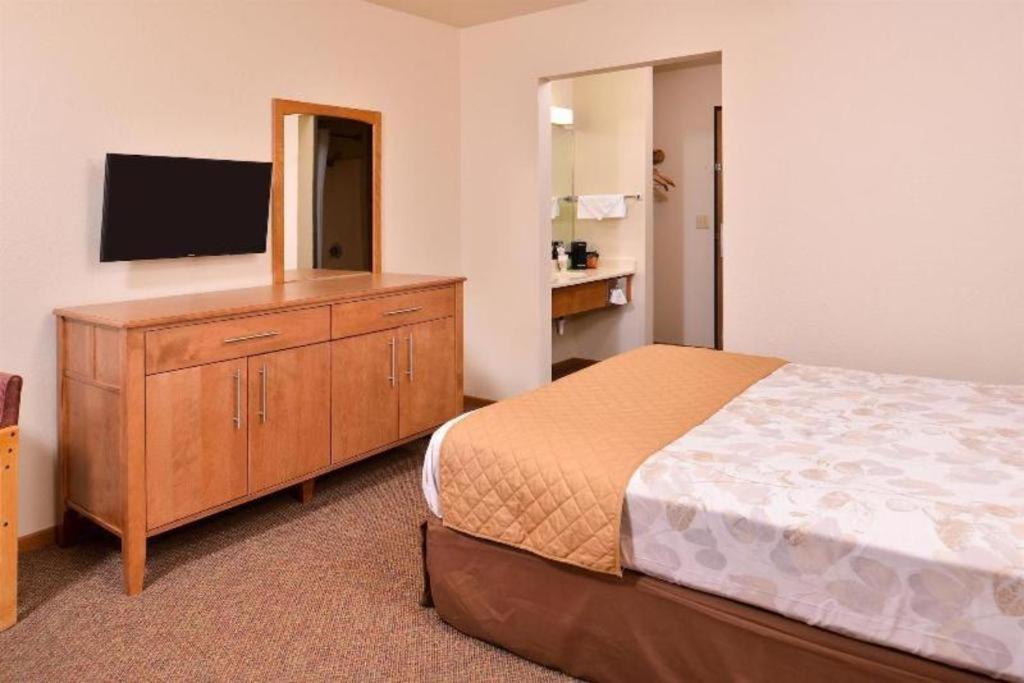 Americas Best Value Inn Missouri Valley Bagian luar foto