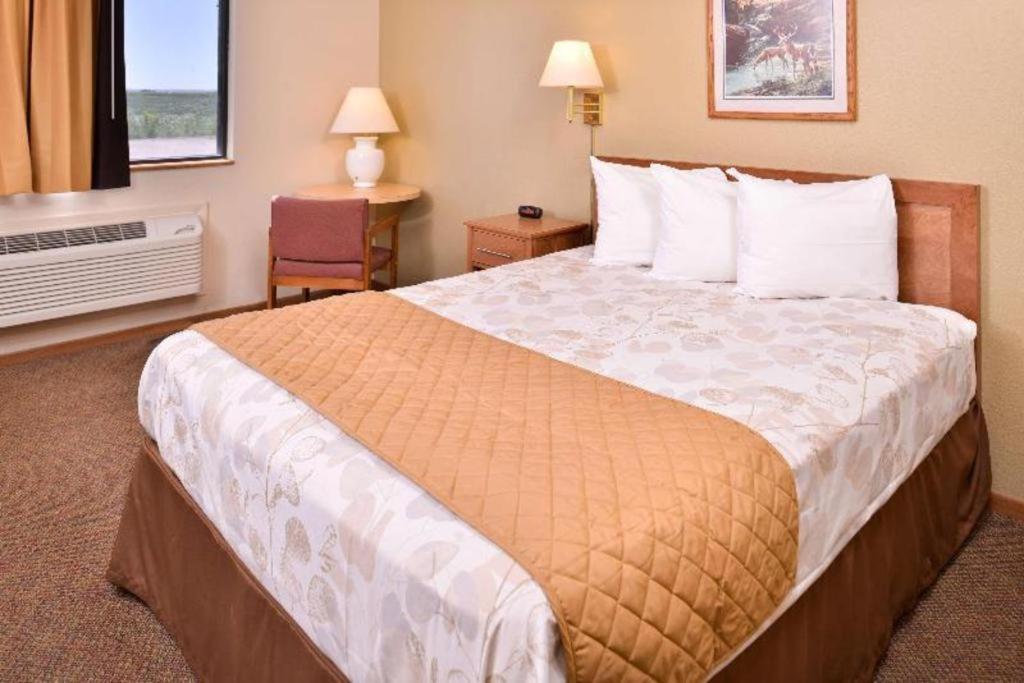 Americas Best Value Inn Missouri Valley Bagian luar foto