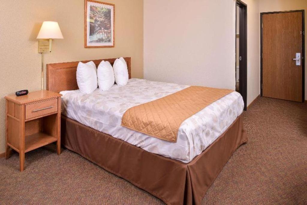 Americas Best Value Inn Missouri Valley Bagian luar foto