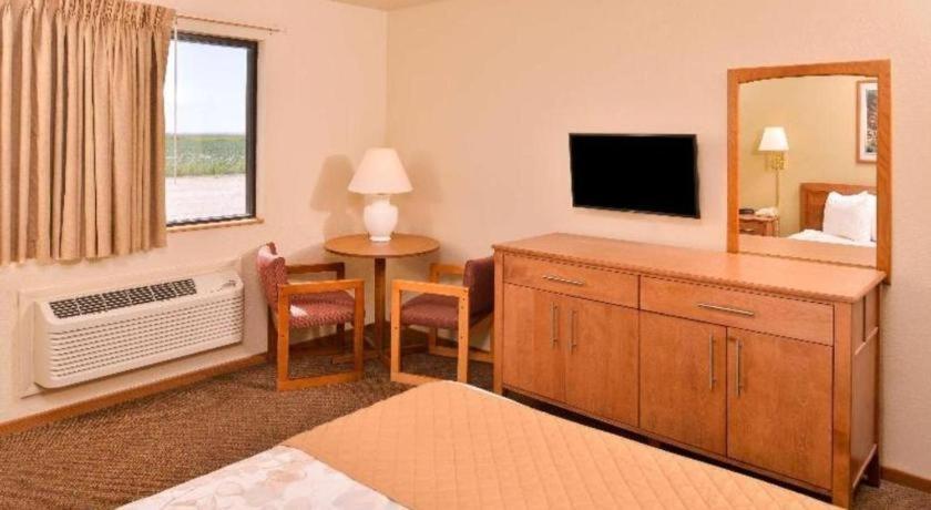 Americas Best Value Inn Missouri Valley Bagian luar foto