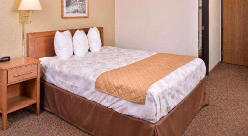 Americas Best Value Inn Missouri Valley Bagian luar foto