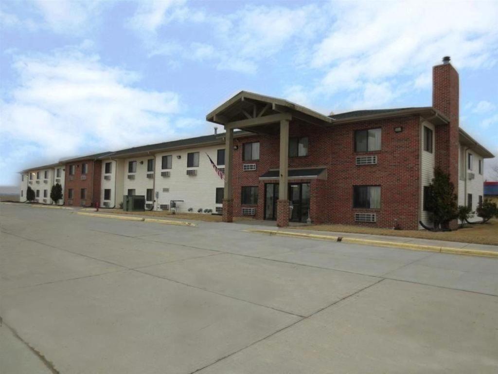 Americas Best Value Inn Missouri Valley Bagian luar foto