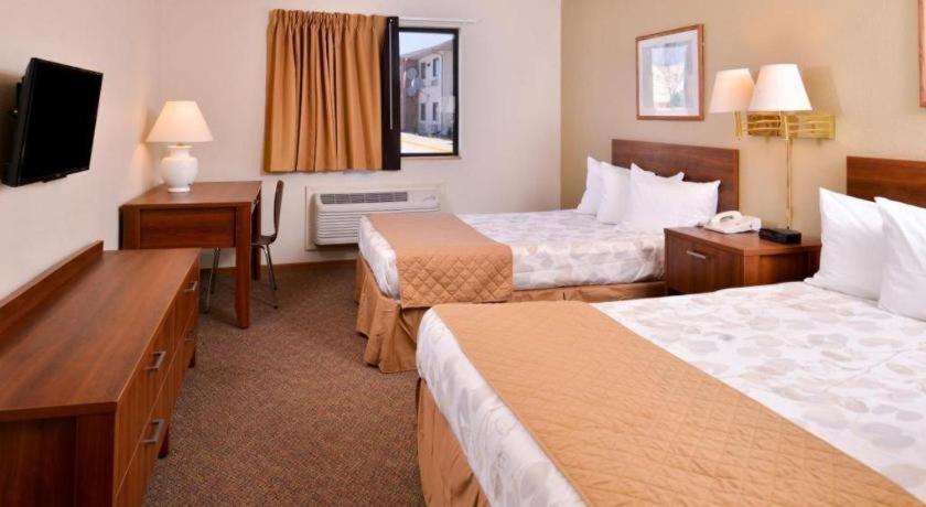 Americas Best Value Inn Missouri Valley Bagian luar foto