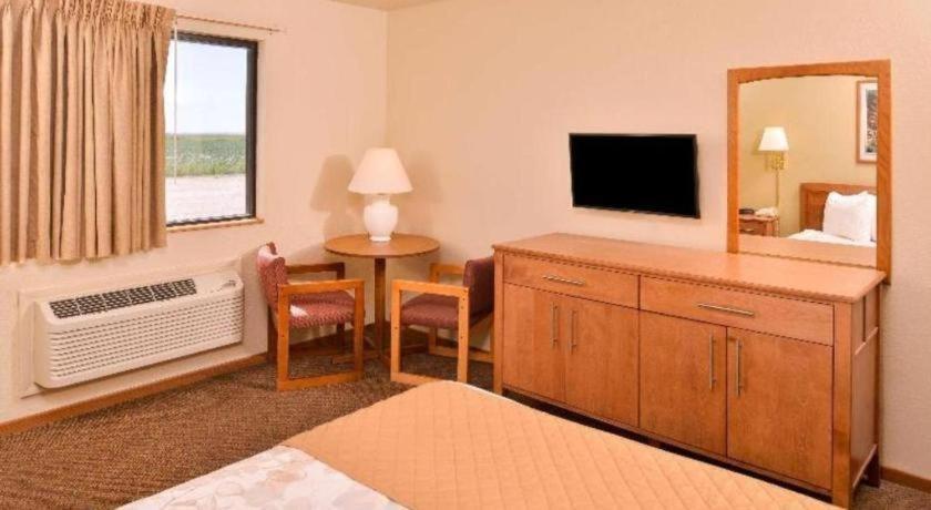 Americas Best Value Inn Missouri Valley Bagian luar foto